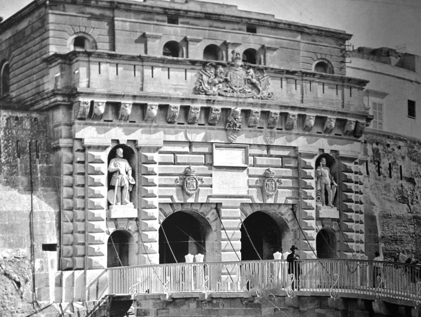 Ex-Forensic photographer shares photos of Valletta from the 1860s ...